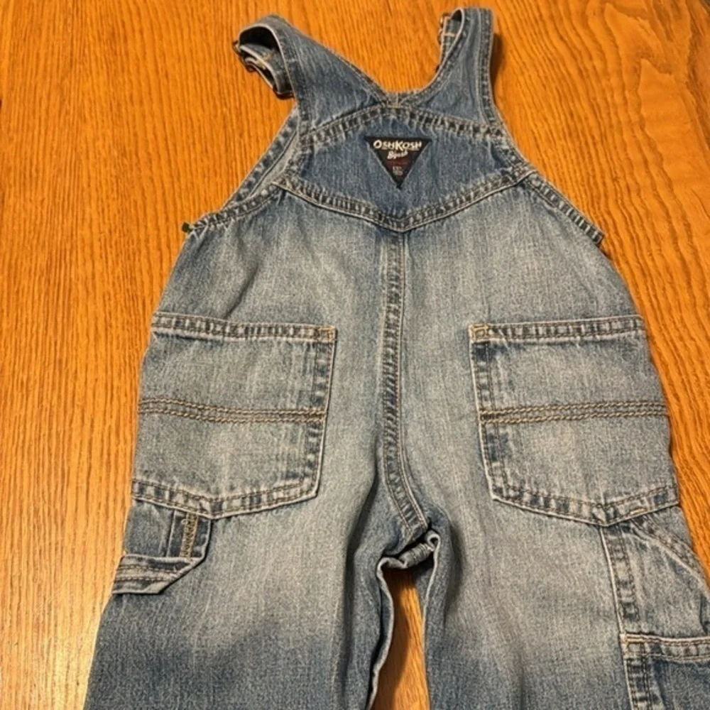 OshKosh B’Gosh ‎ denim bib overalls size 12 mos